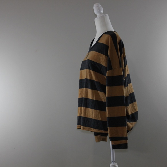 Gray Striped Long Sleeve Top - Picture 2 of 3